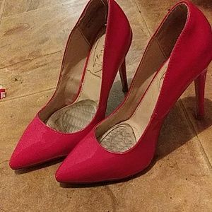 Rouge helium red heels